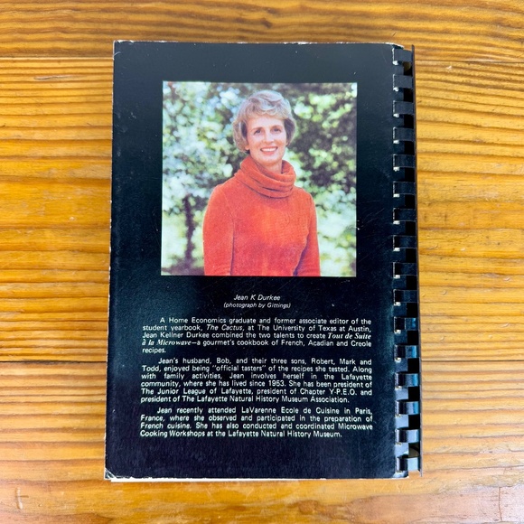 Vintage “Tout de Suite à la Microwave” Cookbook | French Acadian Creole Recipes - Picture 4 of 11